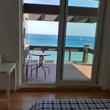Attico Apartman *